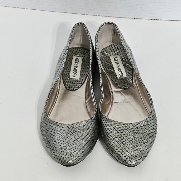 STEVE Madden Silver Snakeskin Ibiza Flats - Picture 3 of 8